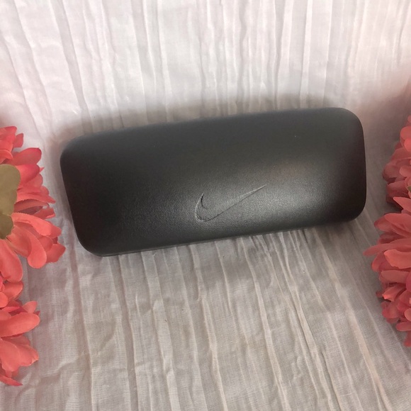 NIKE black leather eyeglasses sunglasses case in hardshell & snap close - Picture 1 of 10